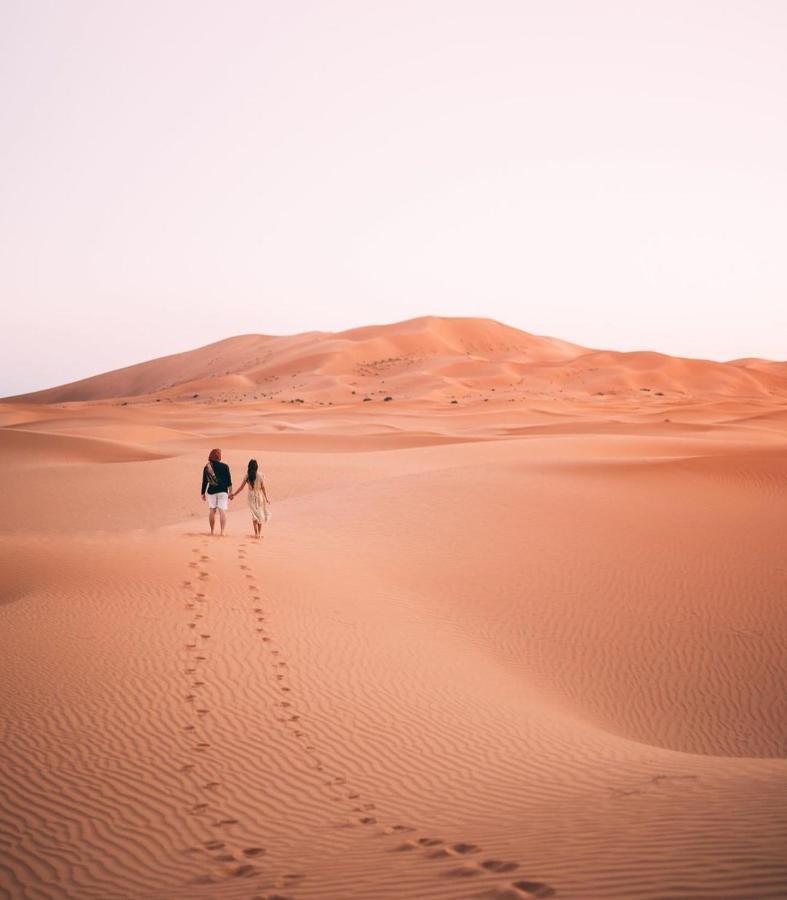 Отель Merzouga Luxury Tented Camp Экстерьер фото